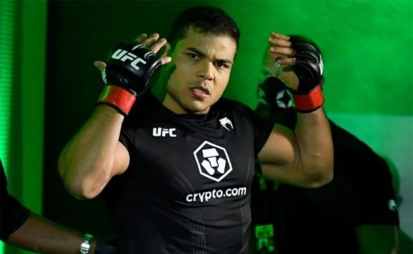 Боец UFC Пауло Коста арестован за нападение на медсестру