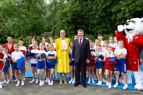 Новосибирская федерация самбо поздравила маленьких жителей Новосибирска с Международным днем защиты детей